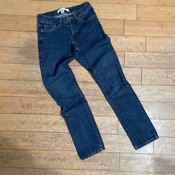 Kenneth Cole Reaction Women's Straight Leg Jeans Size 2 Short - Picture 1 of 5